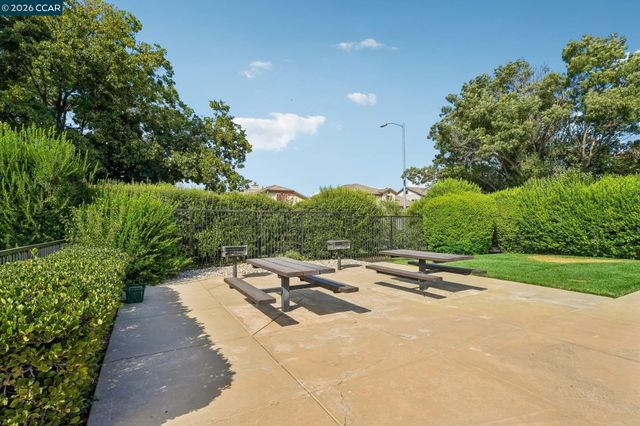 4926 Redwood Ave, Dublin, CA 94568