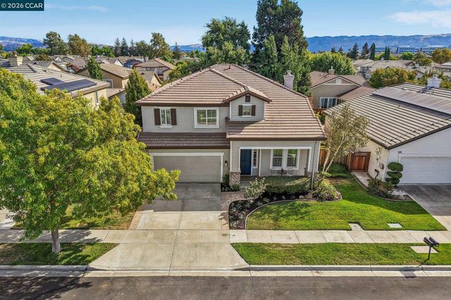4926 Redwood Ave, Dublin, CA 94568