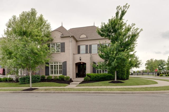 1660 Noah Ln, Gallatin, TN 37066