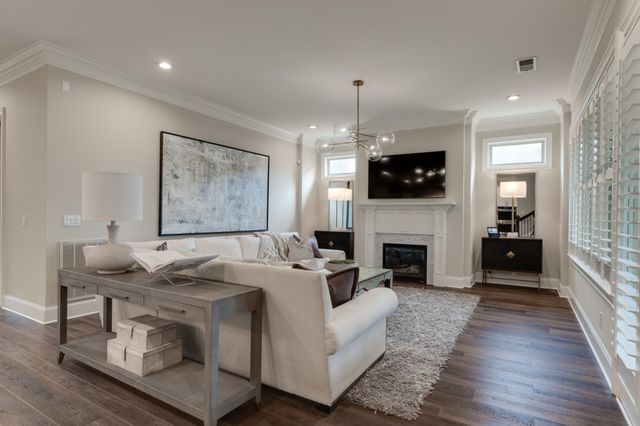 1660 Noah Ln, Gallatin, TN 37066