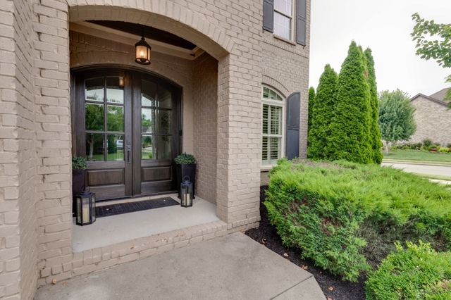 1660 Noah Ln, Gallatin, TN 37066