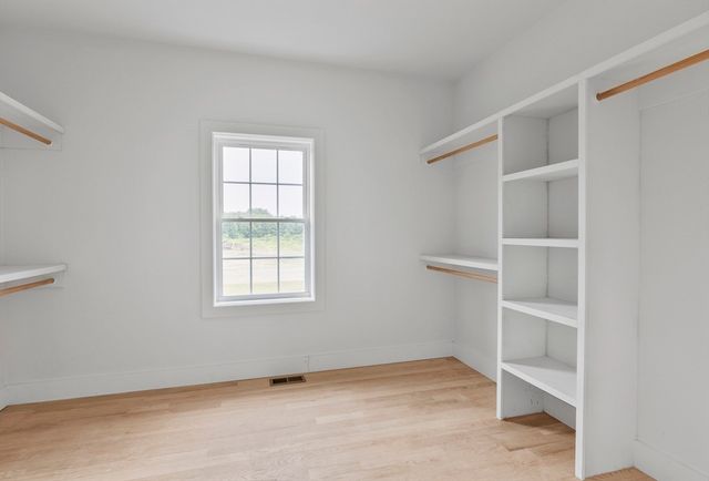 10 April Way, Millis, MA 02054