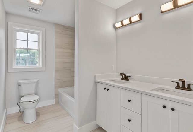 10 April Way, Millis, MA 02054