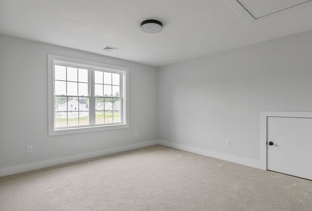 10 April Way, Millis, MA 02054