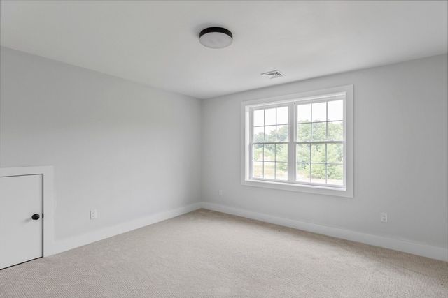 10 April Way, Millis, MA 02054
