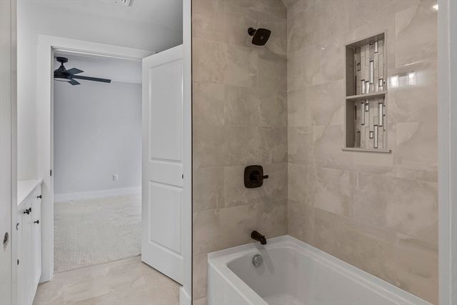10 April Way, Millis, MA 02054