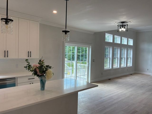 10 April Way, Millis, MA 02054