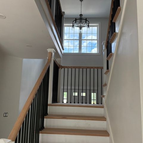 10 April Way, Millis, MA 02054