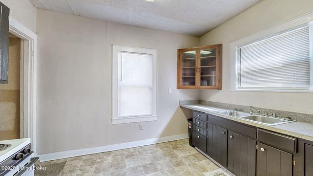 2101 Saint Xavier St, Louisville, KY 40212