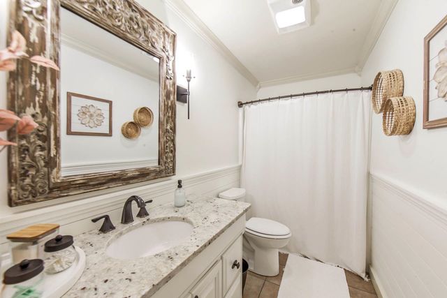 1500 Coral Dr, Houma, LA 70360