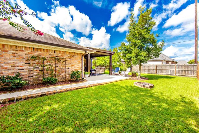 1500 Coral Dr, Houma, LA 70360