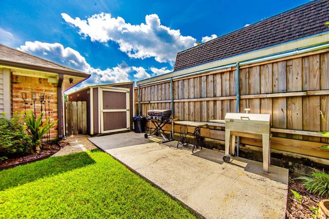 1500 Coral Dr, Houma, LA 70360