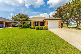 1500 Coral Dr, Houma, LA 70360