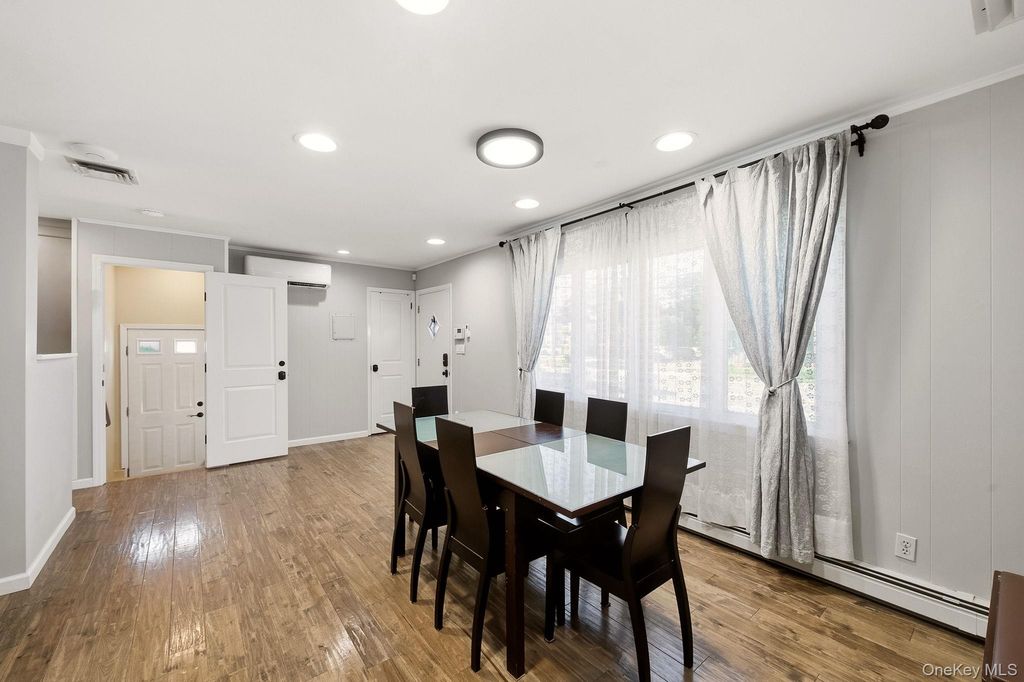 90 Conklin Street, Farmingdale, NY 11735 — photo 5