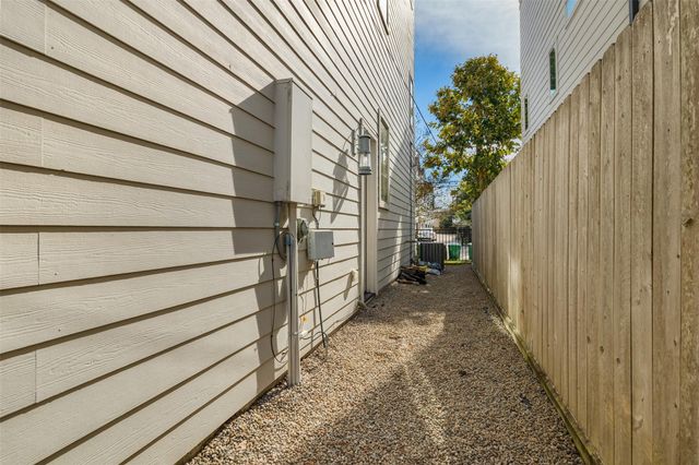 4003 Beacon Fisher Drive, Houston, TX 77018