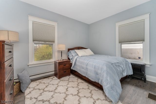 22 Fairview Ave, Clinton Town, NJ 08809