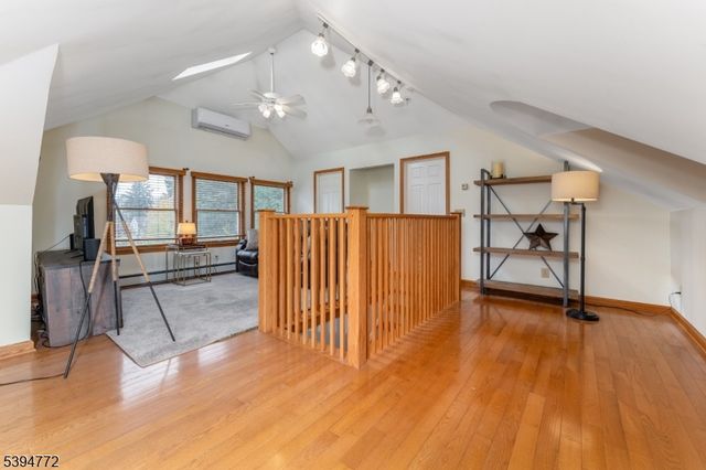 22 Fairview Ave, Clinton Town, NJ 08809