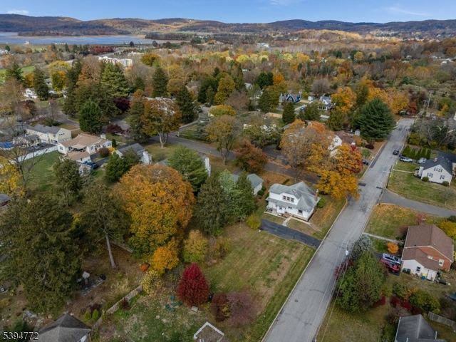 22 Fairview Ave, Clinton Town, NJ 08809