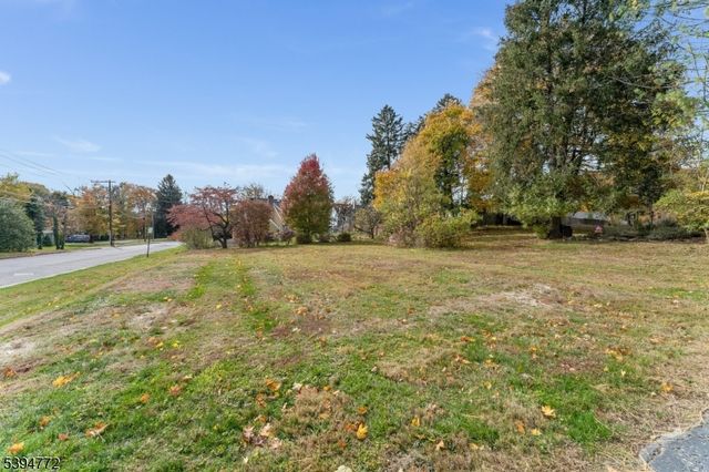 22 Fairview Ave, Clinton Town, NJ 08809