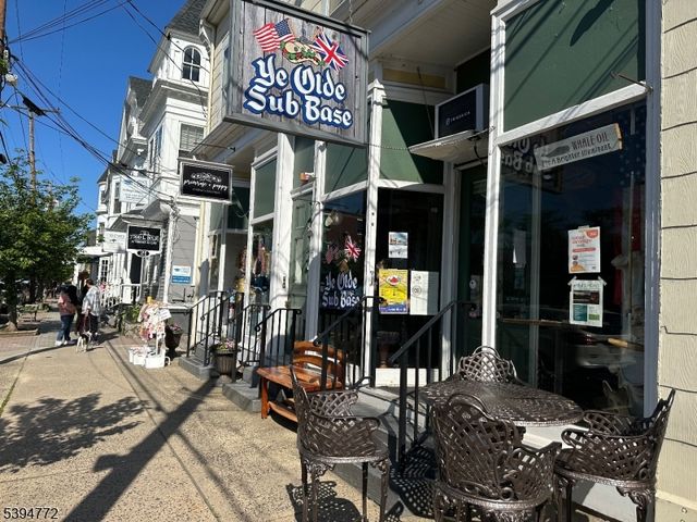 22 Fairview Ave, Clinton Town, NJ 08809