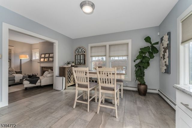 22 Fairview Ave, Clinton Town, NJ 08809