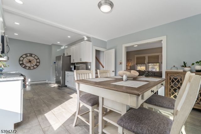 22 Fairview Ave, Clinton Town, NJ 08809