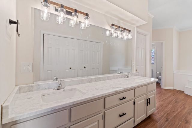 2973 OAKLEIGH LN, Germantown, TN 38138