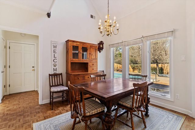 2973 OAKLEIGH LN, Germantown, TN 38138