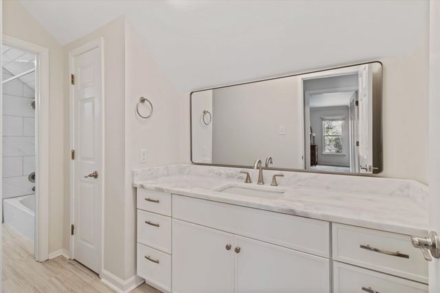 2973 OAKLEIGH LN, Germantown, TN 38138