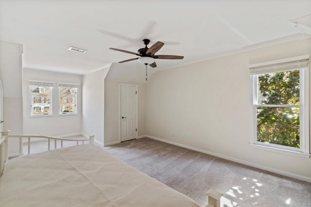 2973 OAKLEIGH LN, Germantown, TN 38138