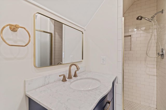 2973 OAKLEIGH LN, Germantown, TN 38138