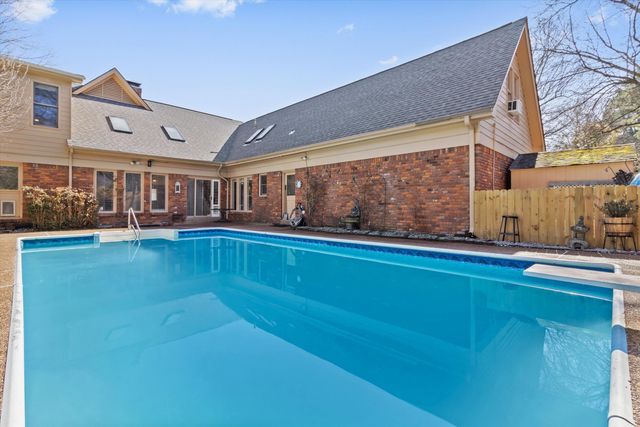 2973 OAKLEIGH LN, Germantown, TN 38138