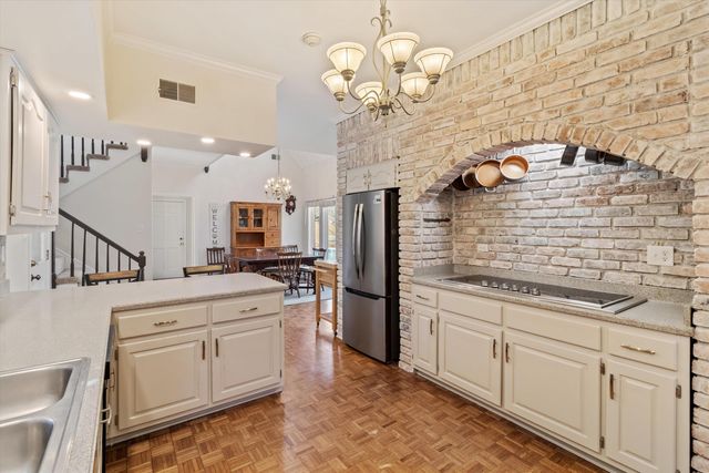 2973 OAKLEIGH LN, Germantown, TN 38138