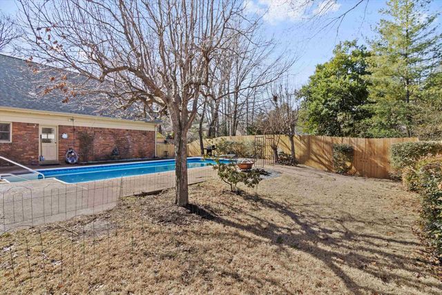 2973 OAKLEIGH LN, Germantown, TN 38138