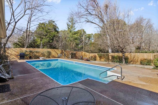 2973 OAKLEIGH LN, Germantown, TN 38138