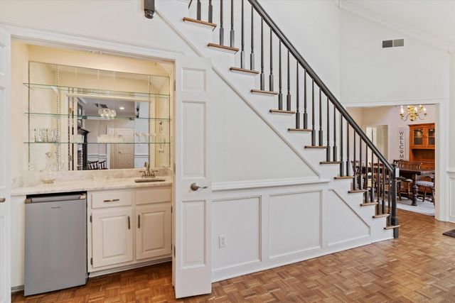 2973 OAKLEIGH LN, Germantown, TN 38138