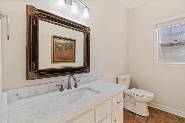 2973 OAKLEIGH LN, Germantown, TN 38138