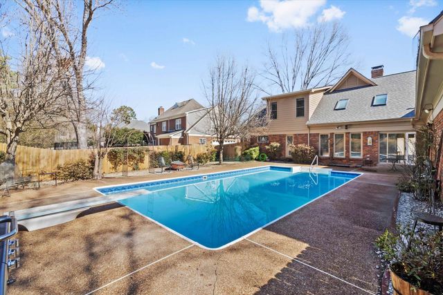 2973 OAKLEIGH LN, Germantown, TN 38138