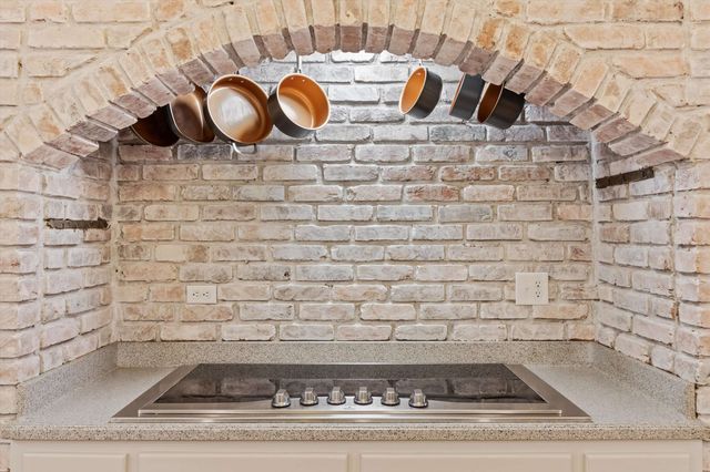 2973 OAKLEIGH LN, Germantown, TN 38138