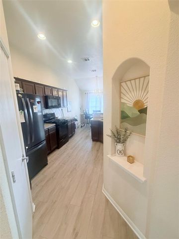 107 Jim Dandy DR, Elgin, TX 78621