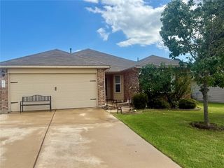 107 Jim Dandy DR, Elgin, TX 78621