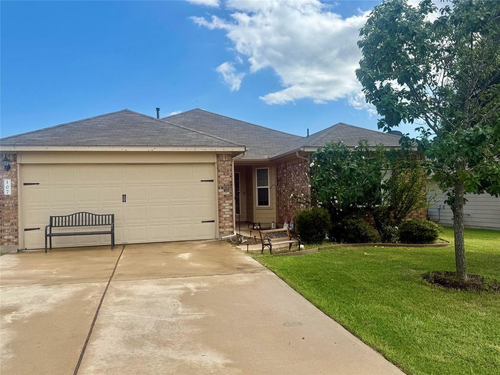 107 Jim Dandy DR, Elgin, TX 78621