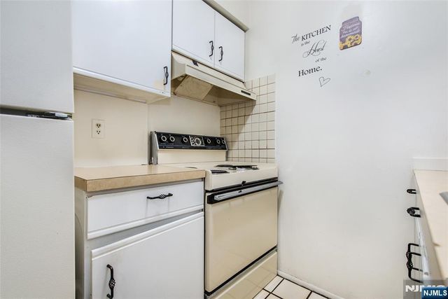 7117 Park Avenue C7, North Bergen, NJ 07047