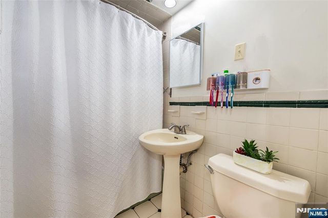 7117 Park Avenue C7, North Bergen, NJ 07047