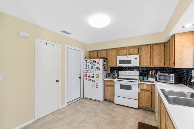 9760 Parkinsonia Tree Trail B, Boynton Beach, FL 33436