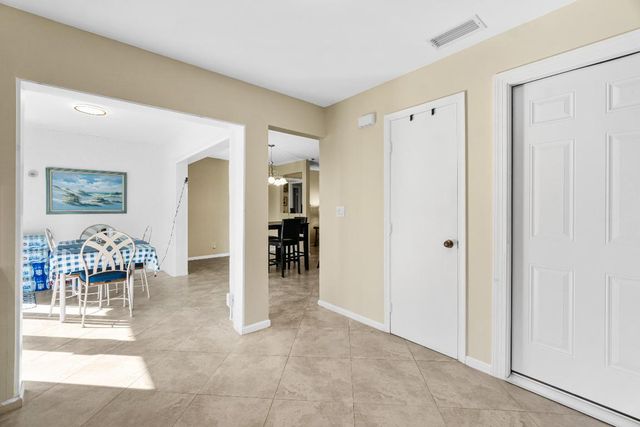 9760 Parkinsonia Tree Trail B, Boynton Beach, FL 33436