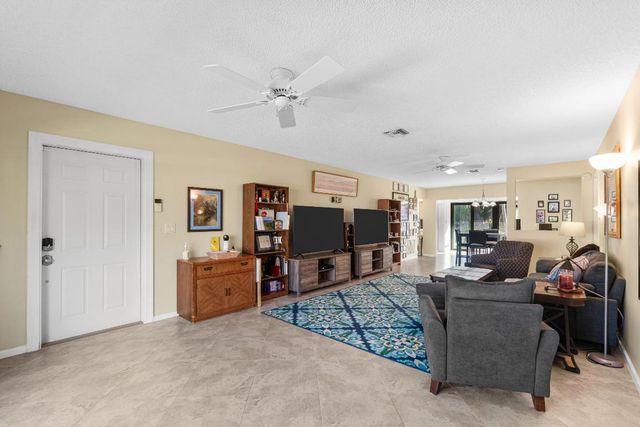 9760 Parkinsonia Tree Trail B, Boynton Beach, FL 33436