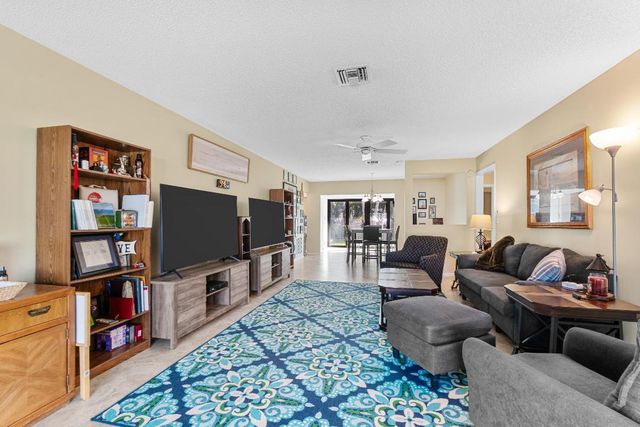 9760 Parkinsonia Tree Trail B, Boynton Beach, FL 33436