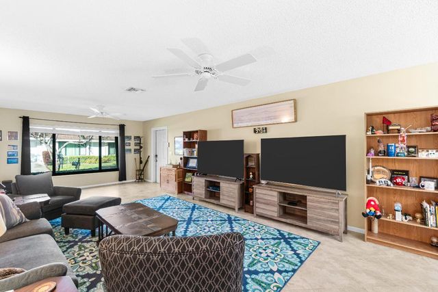 9760 Parkinsonia Tree Trail B, Boynton Beach, FL 33436