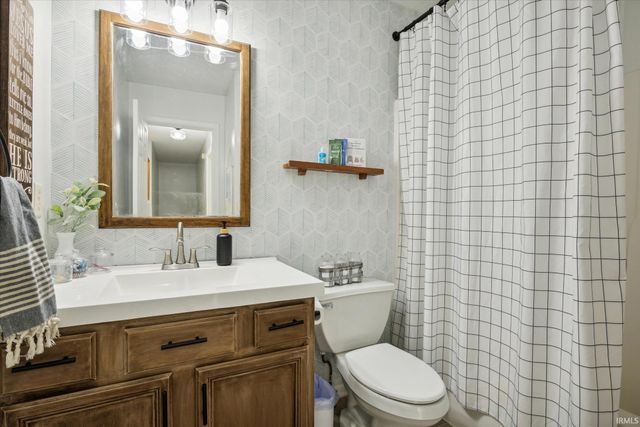 25715 Burrow Trail, South Bend, IN 46628